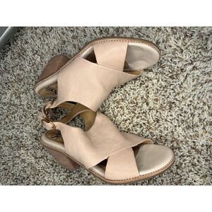 Söfft Women's Size 8 Nude Leather Slingback Block Heel Comfort Sandals